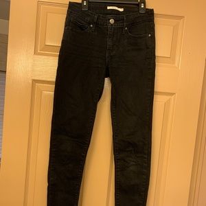 Levi’s black skinny jeans